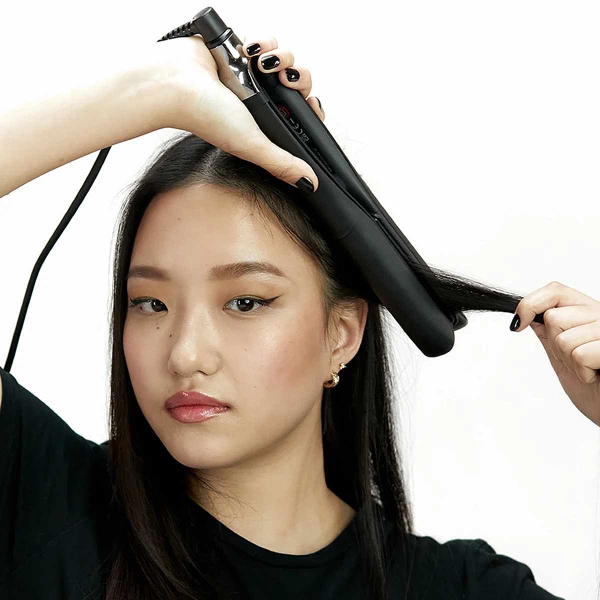 ghd Platinum+ Black Hair Straightener LOOKFANTASTIC