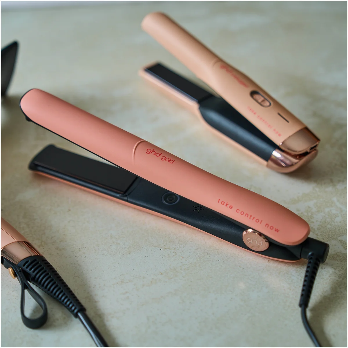 ghd Limited Edition Gold Hair Straightener in Pink Peach