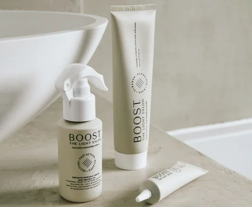 THE LIGHT SALON LED OPTIMIZED SKINCARE